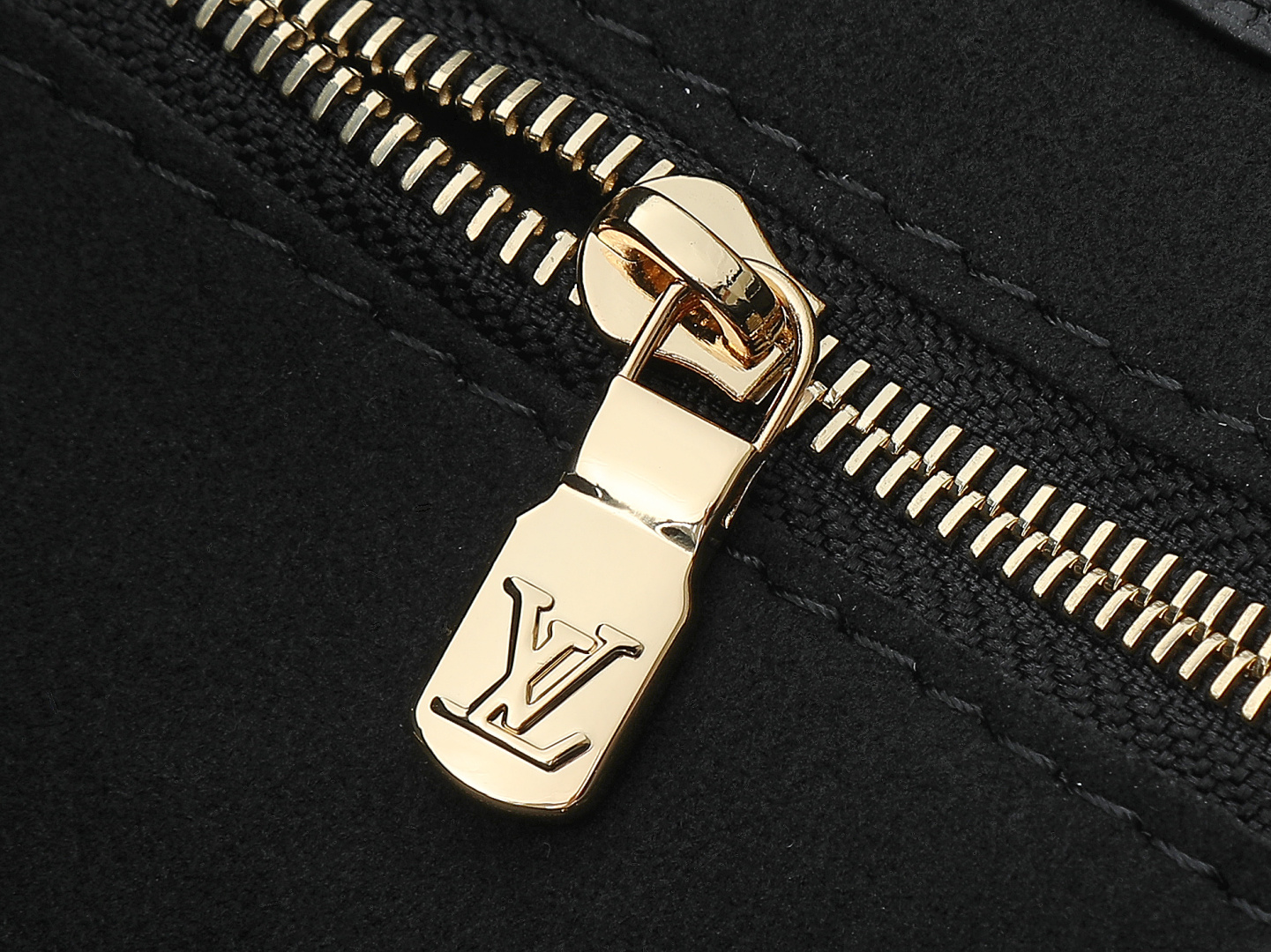 【顶级原单 独家实拍】M58951黑色 全皮压花soeedy枕头包 Speedy Bandoulière