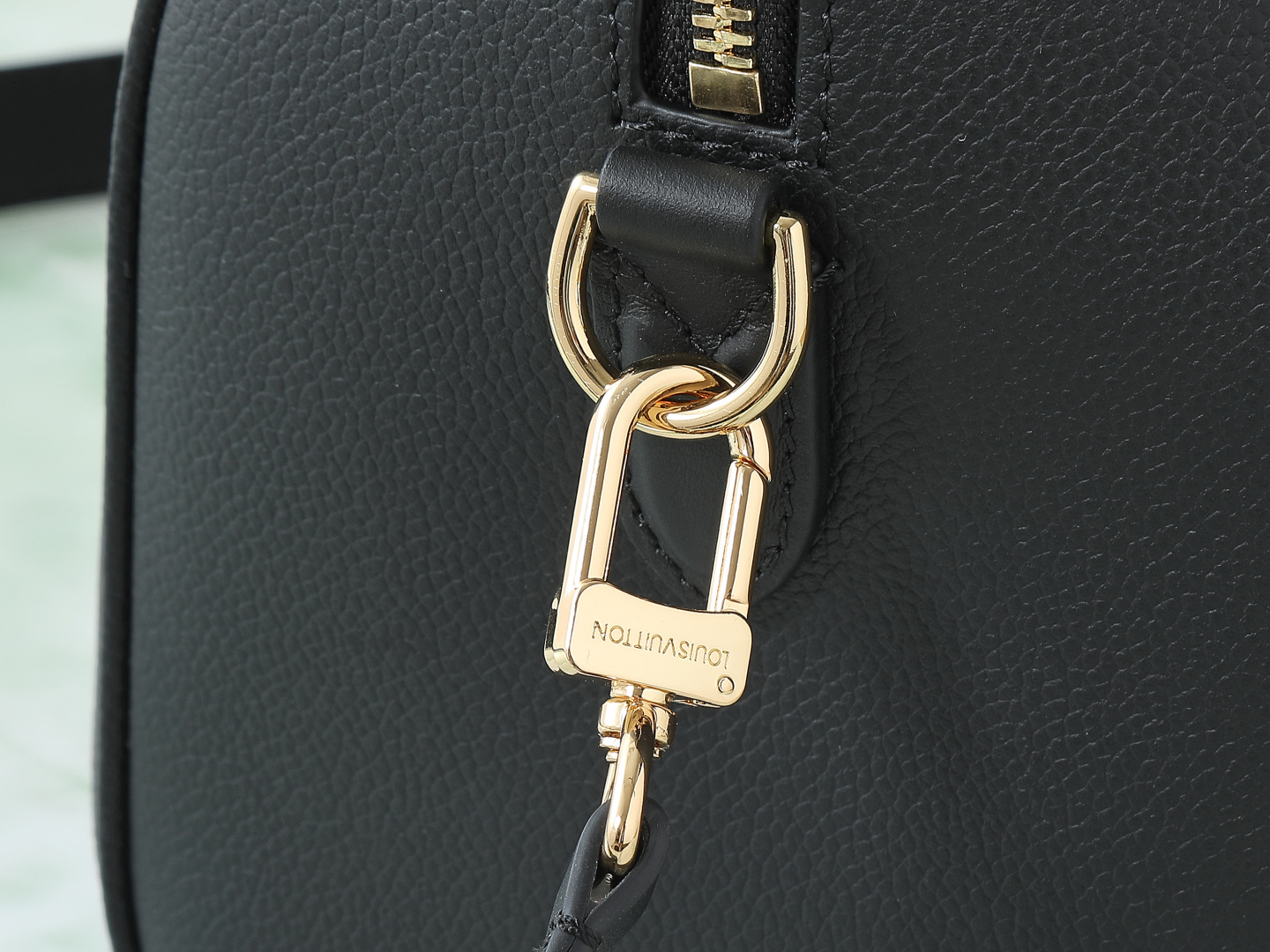 【顶级原单 独家实拍】M58951黑色 全皮压花soeedy枕头包 Speedy Bandoulière