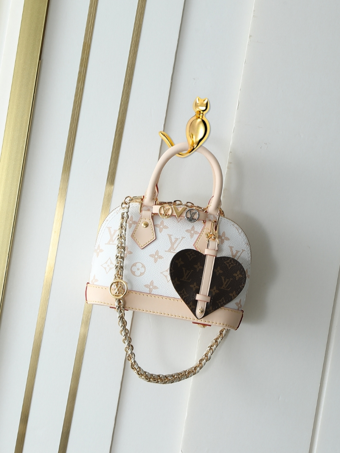 M14339 bolso de concha con cadena de flores blancas Bolso Alma Mini LV&I