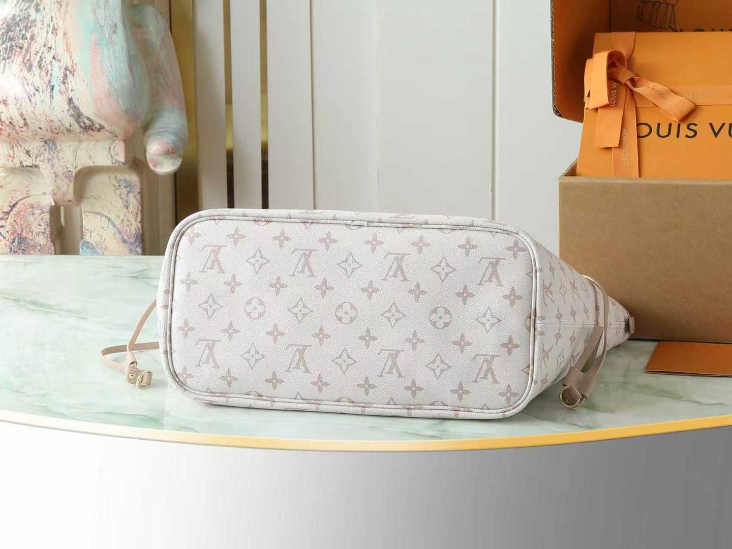 【顶级原单 独家实拍】M25665 沙丘色這款雙面設計的Neverfull Inside Out MM是