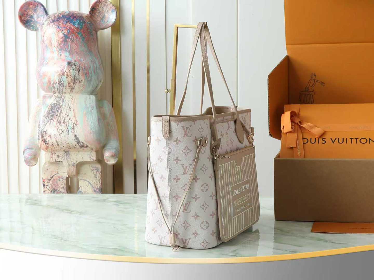 【顶级原单 独家实拍】M25665 沙丘色這款雙面設計的Neverfull Inside Out MM是