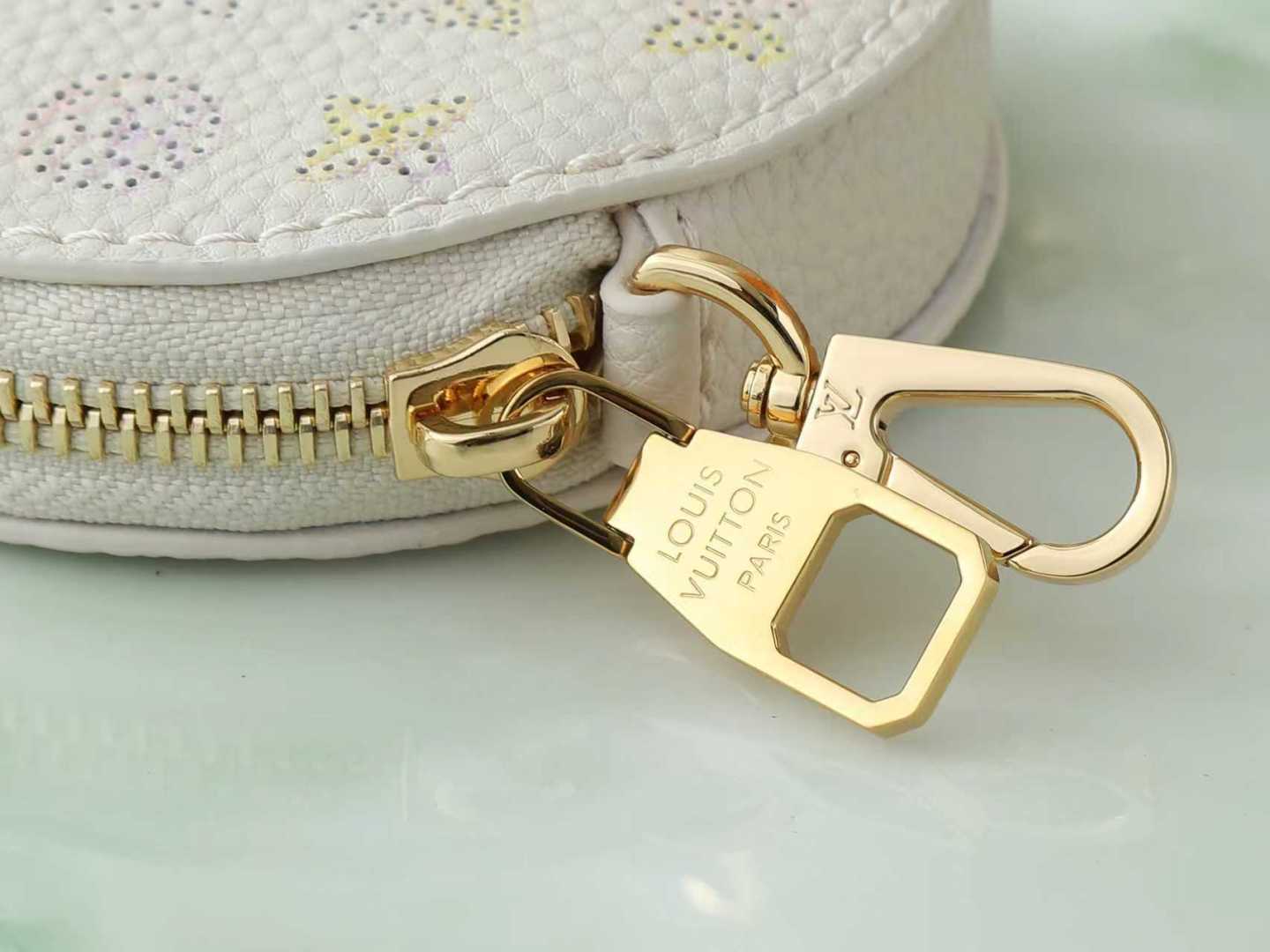 【顶级原单 独家实拍】M15114 本款 Bella 手袋出自 Dream 系列 以镂花皮革呈现 Mon