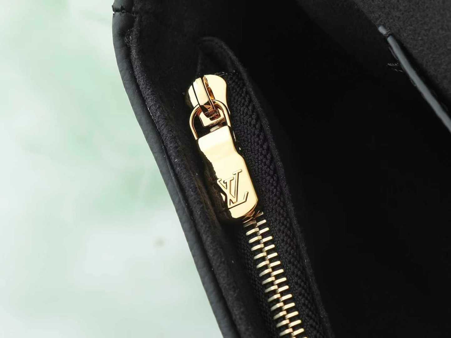 【顶级原单 独家实拍】M82154黑色全皮链条包系列 Wallet On Chain Ivy 手袋取材