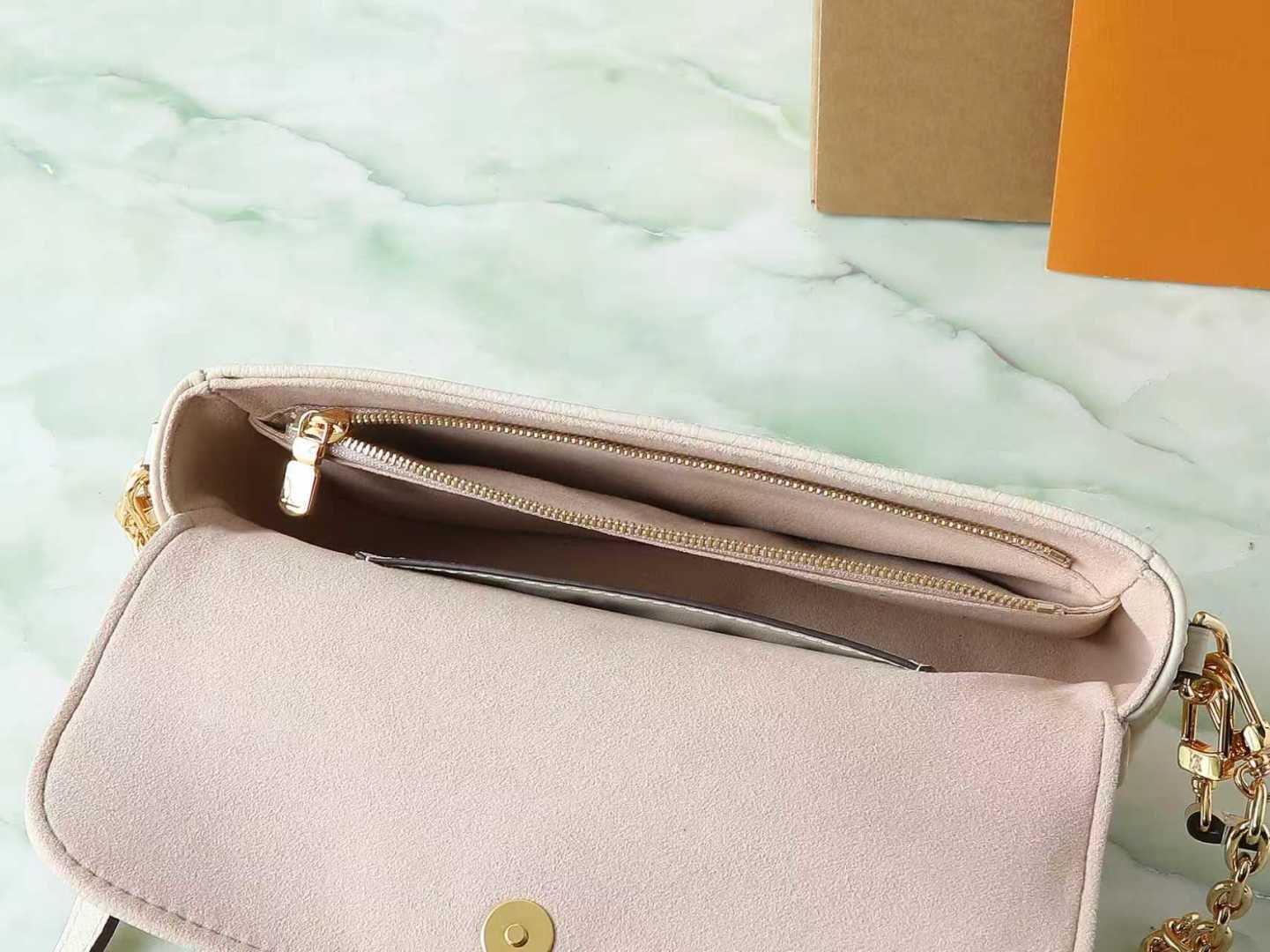 【顶级原单 独家实拍】M82210米白色全皮链条包系列 Wallet On Chain Ivy 手袋取材