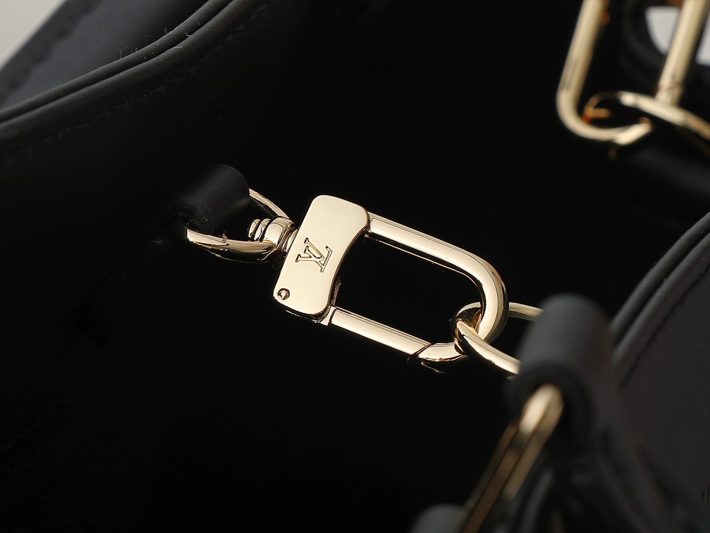 【顶级原单 独家实拍】M25575黑色Avenue MM(Avenue MM)是格兰帕莱手提包的现代替代