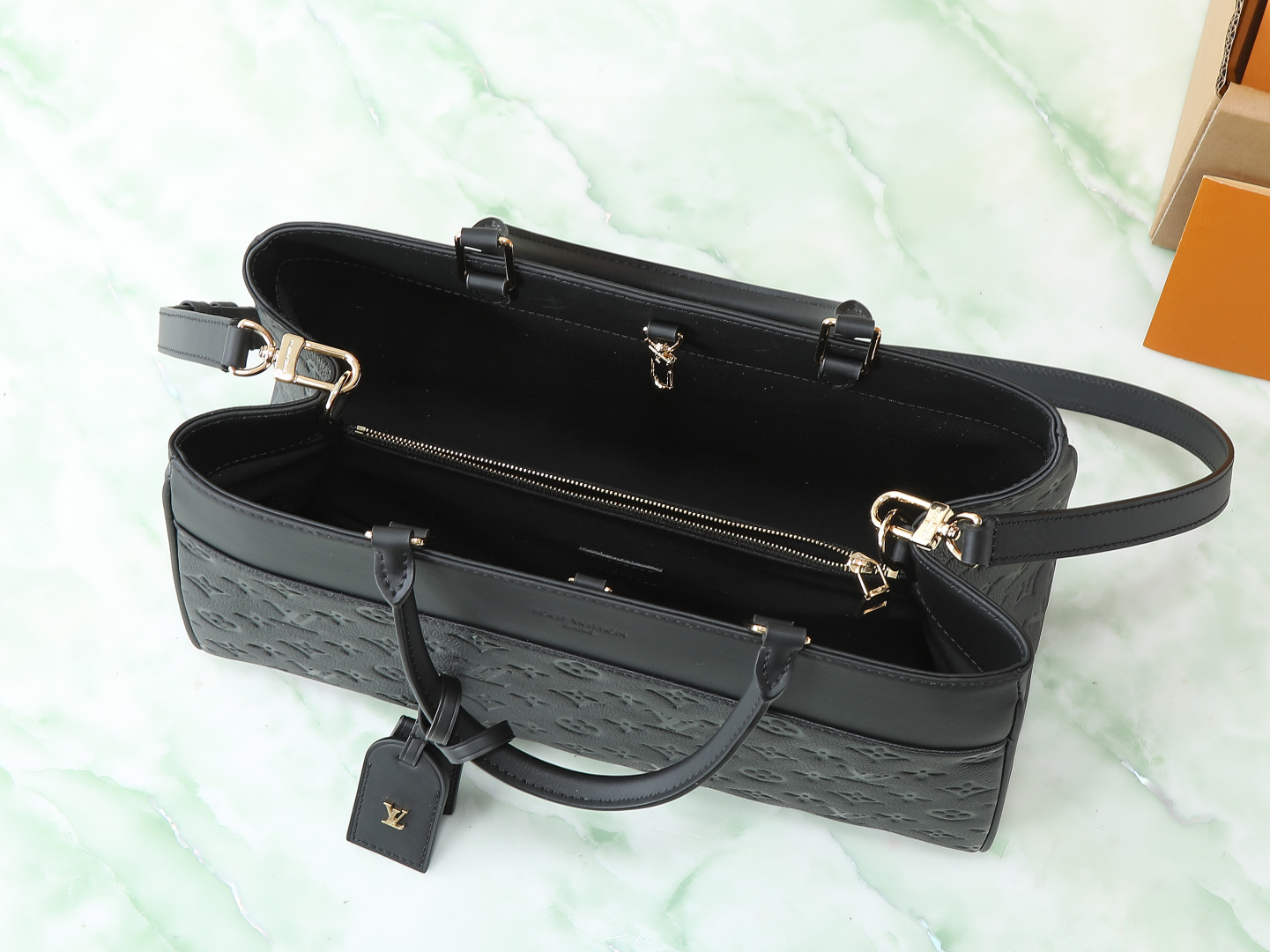 【顶级原单 独家实拍】M25575黑色Avenue MM(Avenue MM)是格兰帕莱手提包的现代替代