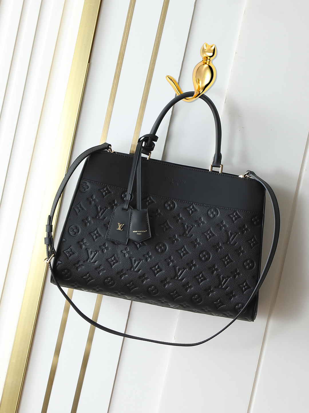 M25575 bolso Avenue MM negro