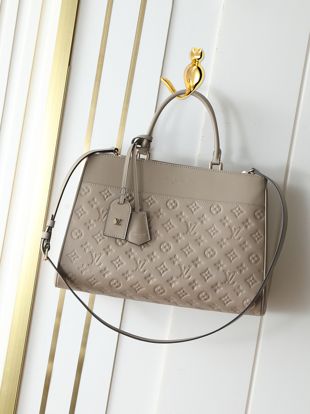 M25575 Bolso Avenue MM Gris