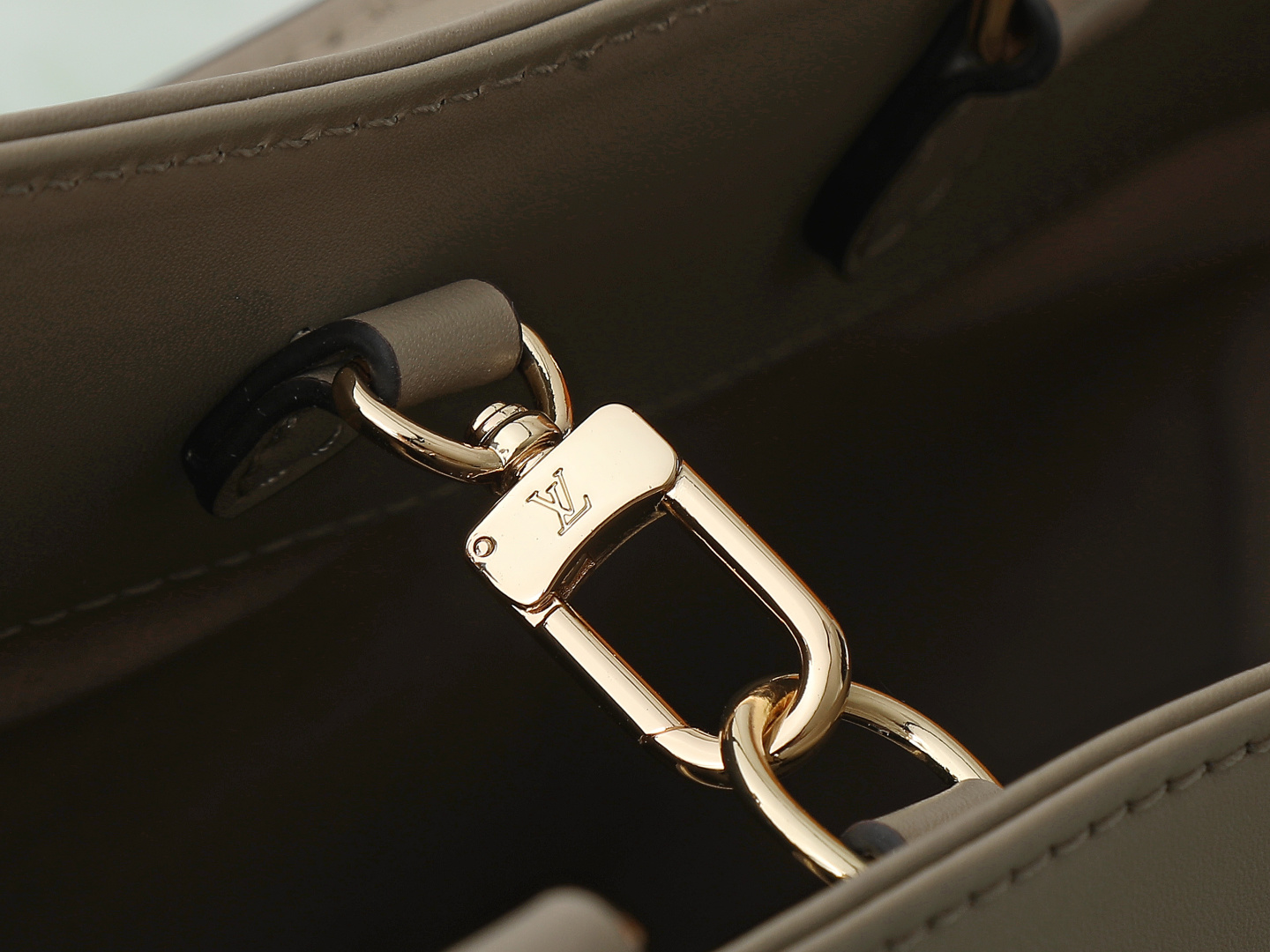 【顶级原单 独家实拍】M25575灰色Avenue MM(Avenue MM)是格兰帕莱手提包的现代替代