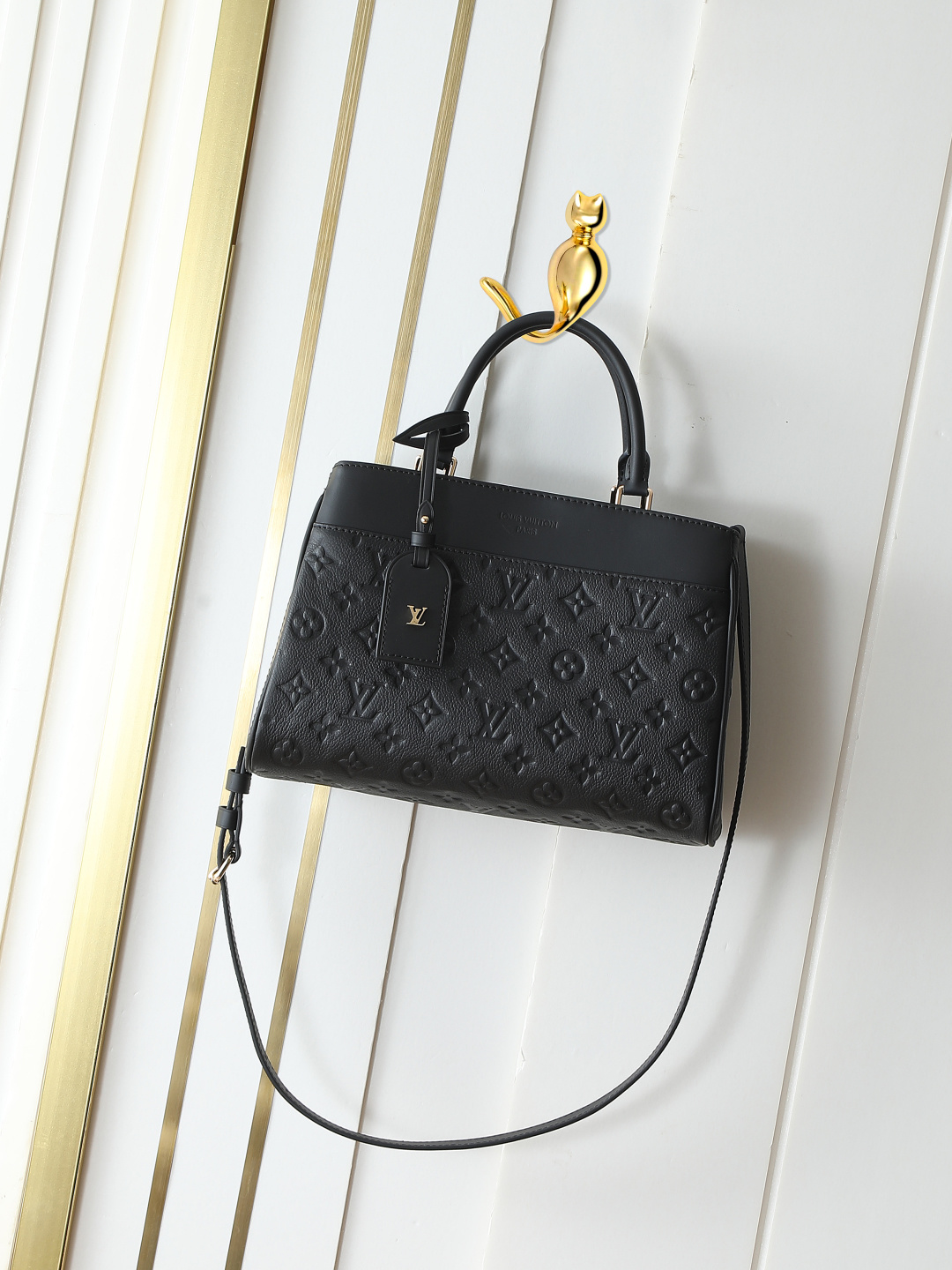 M25577 Bolso pequeño Avenue negro