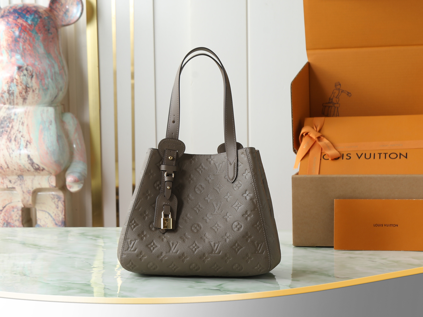 P660 [Pedido original superior, toma real exclusiva] M25890 Verde oliva Este bolso pequeño All In One amplía la definic…
