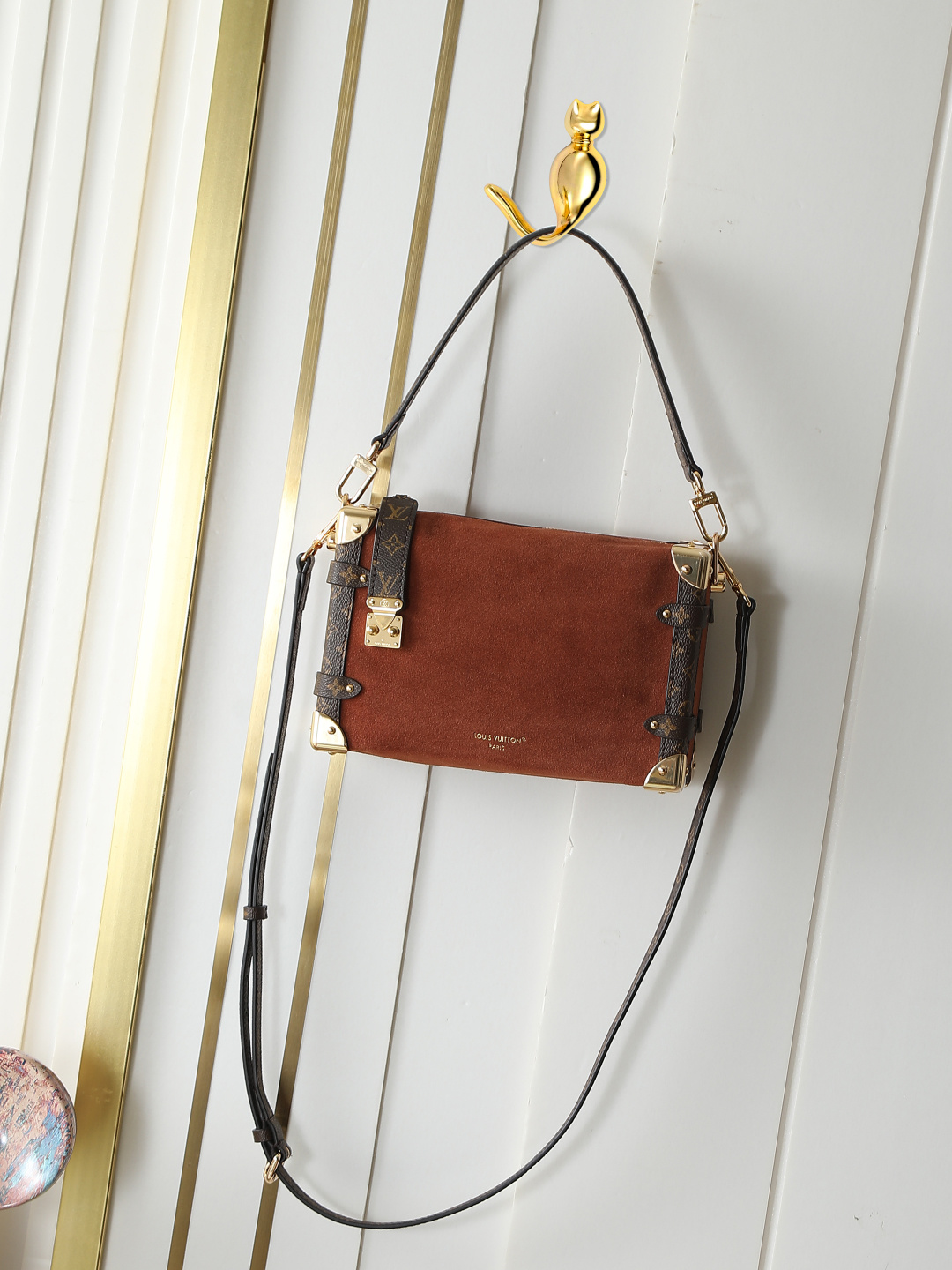 M15072 Bolso mediano con baúl lateral Serie Regreso a clases