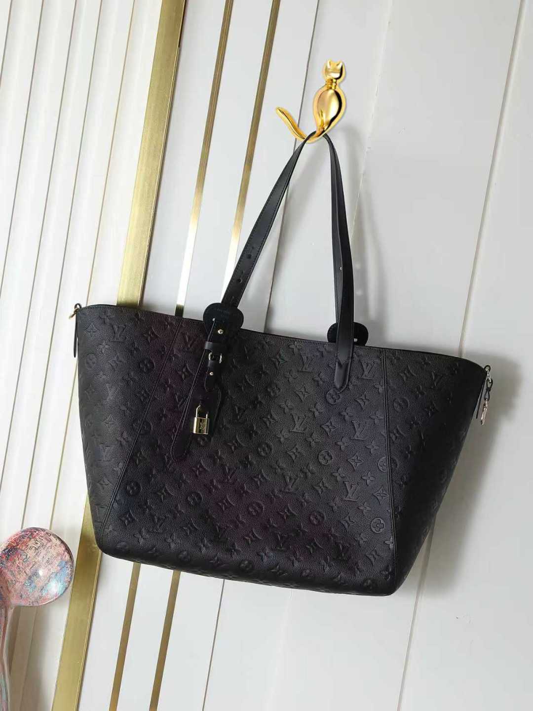 M25860 Bolso mediano todo en uno negro