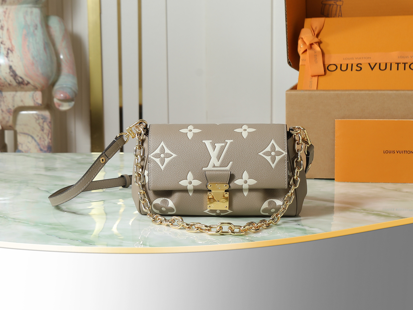 P640 [Pedido original superior, toma real exclusiva] M45836 Serie serigrafiada totalmente en cuero gris El bolso favori…