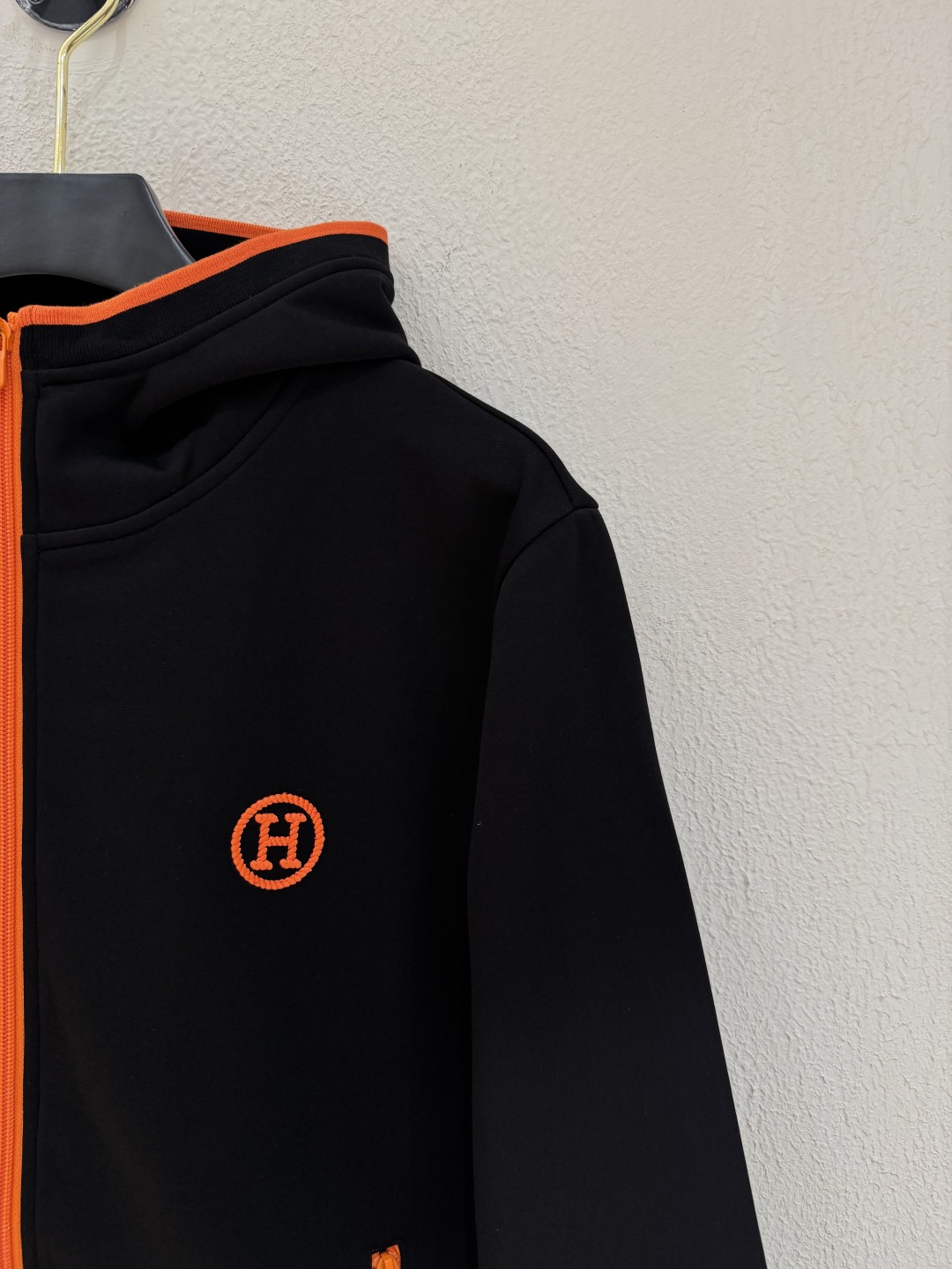 Hermes Black & Orange Sweatshirt Hoodie Pullover Pants Joggers Matching Set 6 cmp i1756242036637 2854 0 4