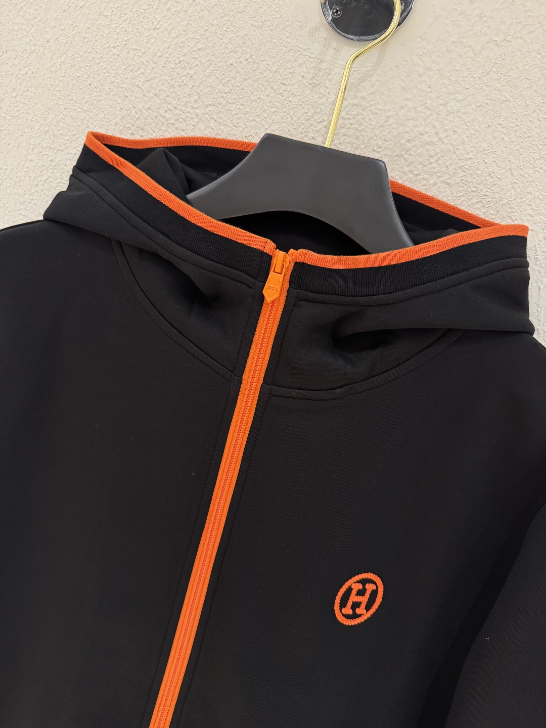 Hermes Black & Orange Sweatshirt Hoodie Pullover Pants Joggers Matching Set 5 cmp i1756242040563 9822 0 3