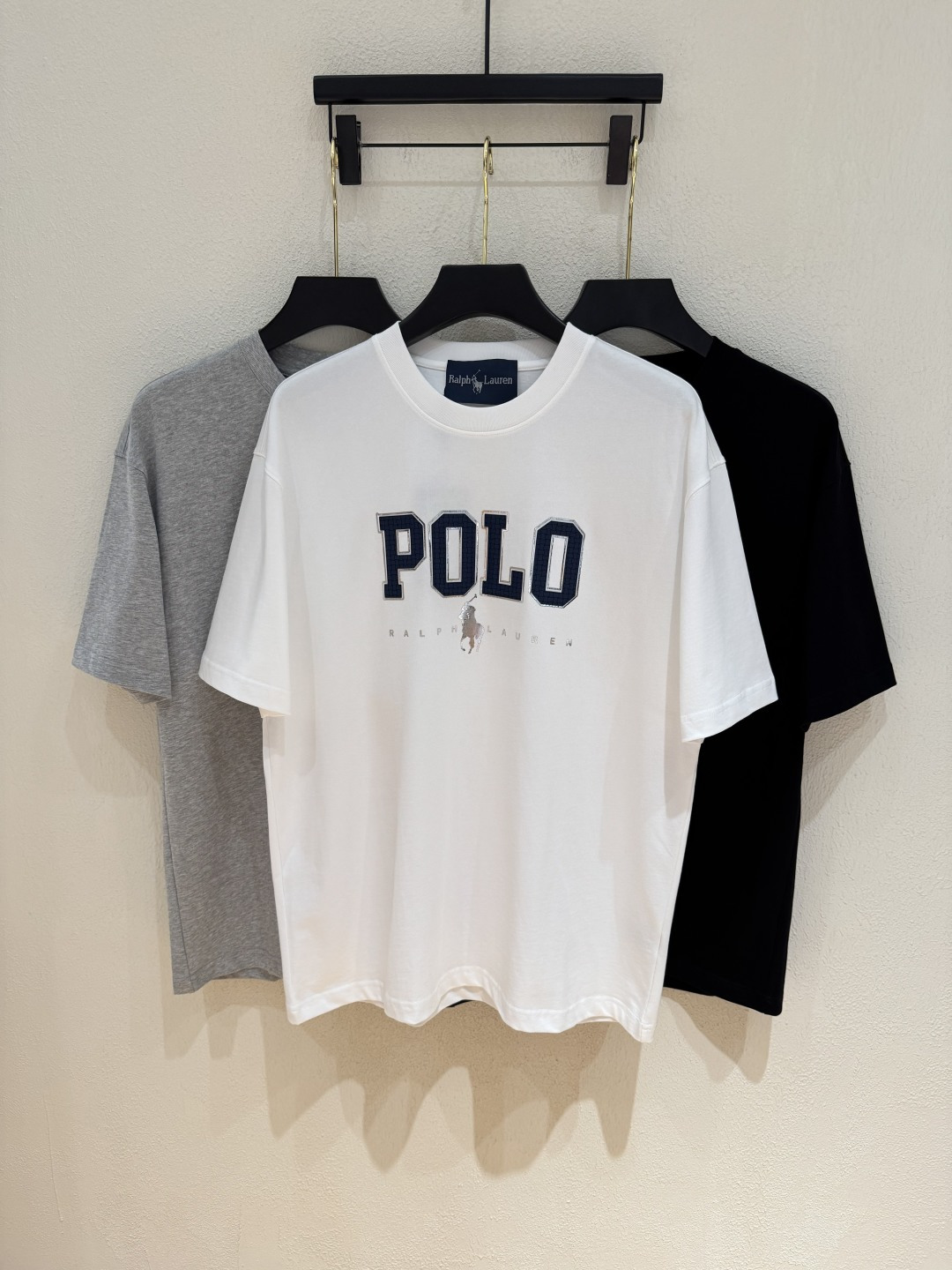 POLO 25FW新款圆领T恤！潮人必备！胸前定制品牌图形烫画工艺.经典G字母Polo设计.减龄搭配.色