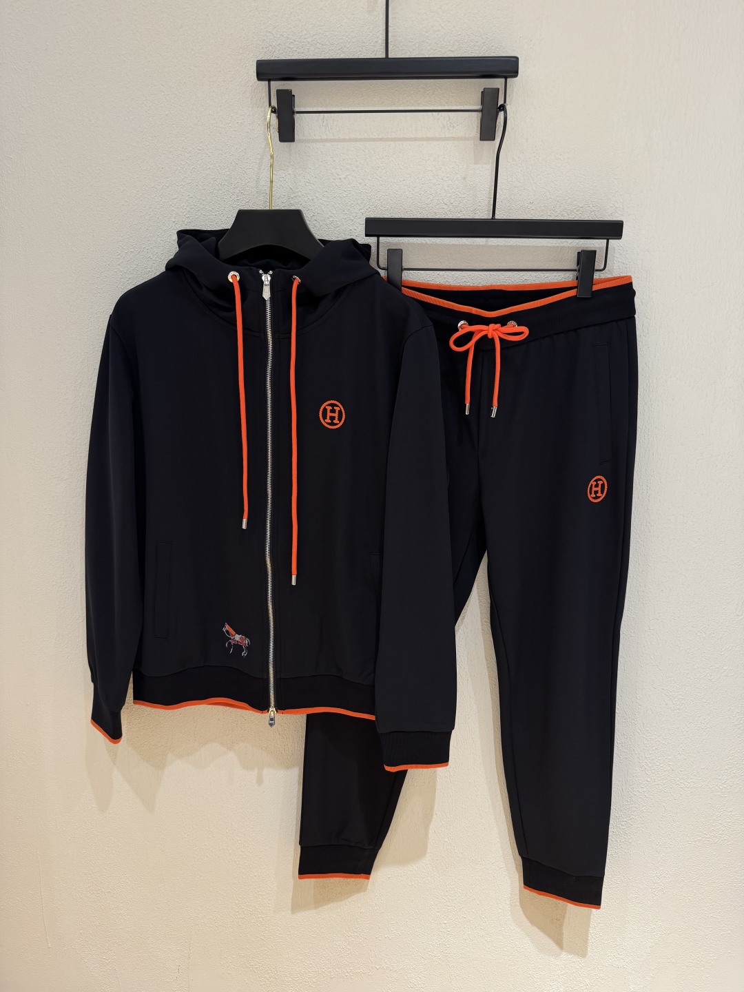 Hermes Black Hoodie and Joggers Set with Orange Trim & Horse Embroidery 1 cmp i1756599871272 4346 0 0