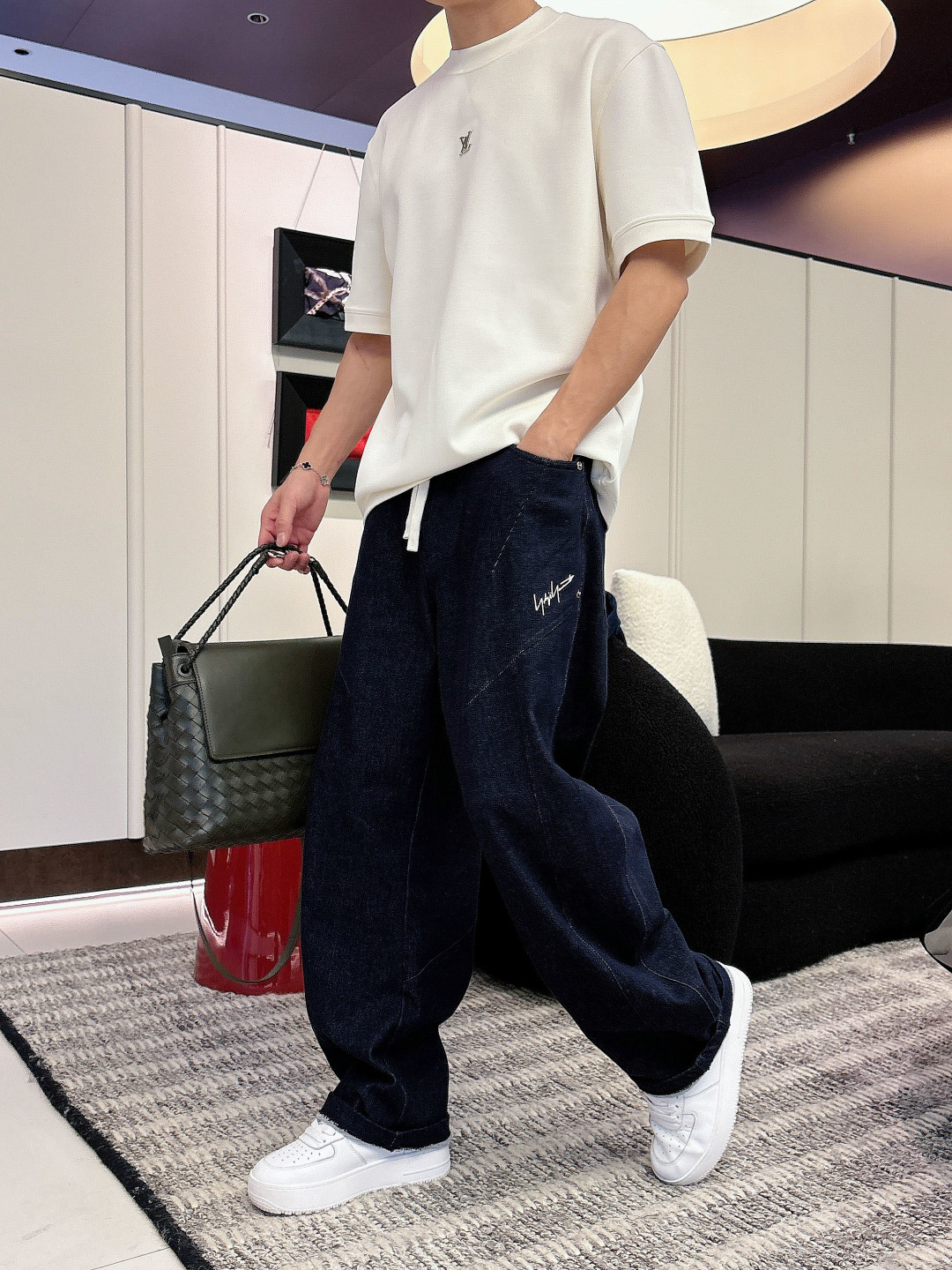 NO:594774,Donkey brand 25ss new round neck short-sleeved T-shirt, plus thin velvet, the fabric is super comfortable!  The first best product for autumn and winter base layering. Exquisite original hardware on the chest. Low-key, highlighting the brand’s luxurious style. The clean version of the basic model is recommended!  This short TEE is made of pure cotton composite velvet fabric, which is soft and waxy to the touch, and is extremely comfortable and skin-friendly when worn next to the body!  Chest. Original custom collar label. Slim-fitting basic cut is the preferred color for most men. Washed gray and white. Size M-319860909驴牌 25ss新款圆领短袖T恤,加薄绒款,面料超级舒服！秋冬打底首先佳品.胸口精致驴原版五金.低调彰显出品牌奢华风格.基础款净版推荐！此款短TEE甄选纯棉复合加绒面料,触感软糯,贴身穿着极致舒适亲肤！胸口.领标原版定制.修身合体的基础版型裁剪为多数男性的搭配首选颜色水洗灰.白色.码数M-3XL（/140斤建议L）,,louis vuitton,T-shirt,tees，t-shirt,alexander wang,Men's clothing