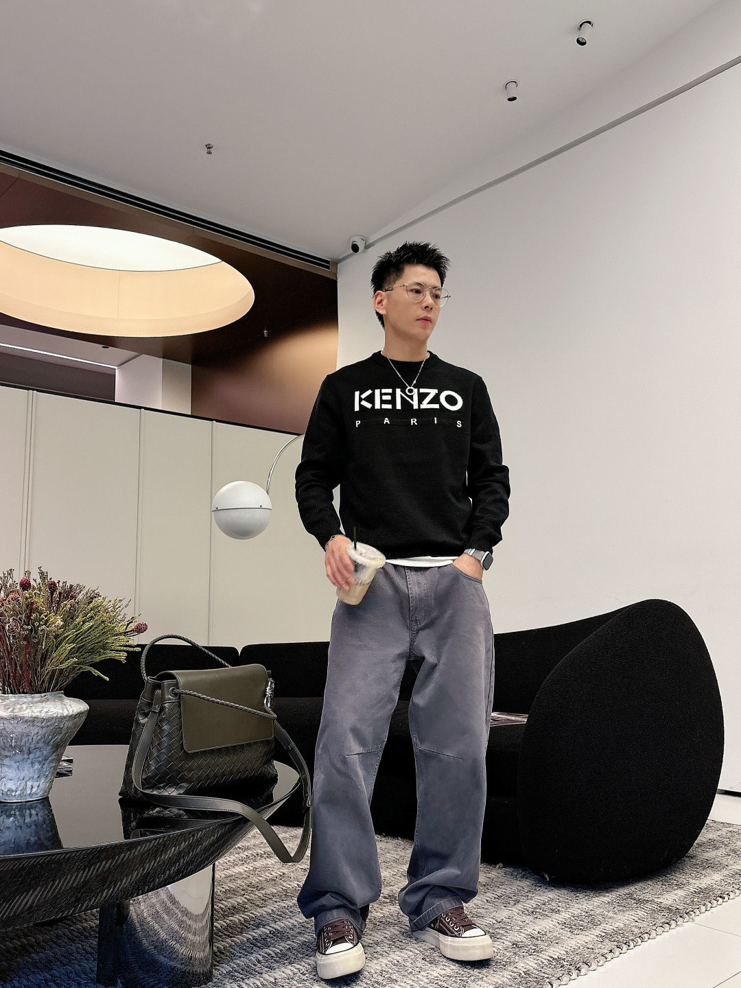 NO:594791,KENZO 25sS new pullover sweater. The logo on the front of the chest is very recognizable, and the brand letter logo on the back. The same jacquard craftsmanship. Simple and fashionable! Wool blended fabric. Soft and comfortable, just right for autumn and winter. Loose fit, strong tolerability, it is OK to match jeans or casual pants, and can be worn for commuting and leisure. The classic logo design highlights the brand identity, a must-have for fashion lovers!  European size S-XL (/145 pounds recommended M),,jeans,alexander wang19860909KENZO 25sS新款套头羊毛衫. 胸前提花Logo超有辨识度,后背相应品牌字母标识.同样提花工艺.简约又时髦!羊毛混纺面料.柔软舒适,秋冬穿刚刚好.宽松版型,包容性强,搭配牛仔裤或休闲裤都很OK,通勤休闲都能穿计.经典Logo设计,彰显品牌身份,时尚爱好者必入! 欧码S-XL（/145斤建议M）,,jeans,alexander wang,Men's clothing