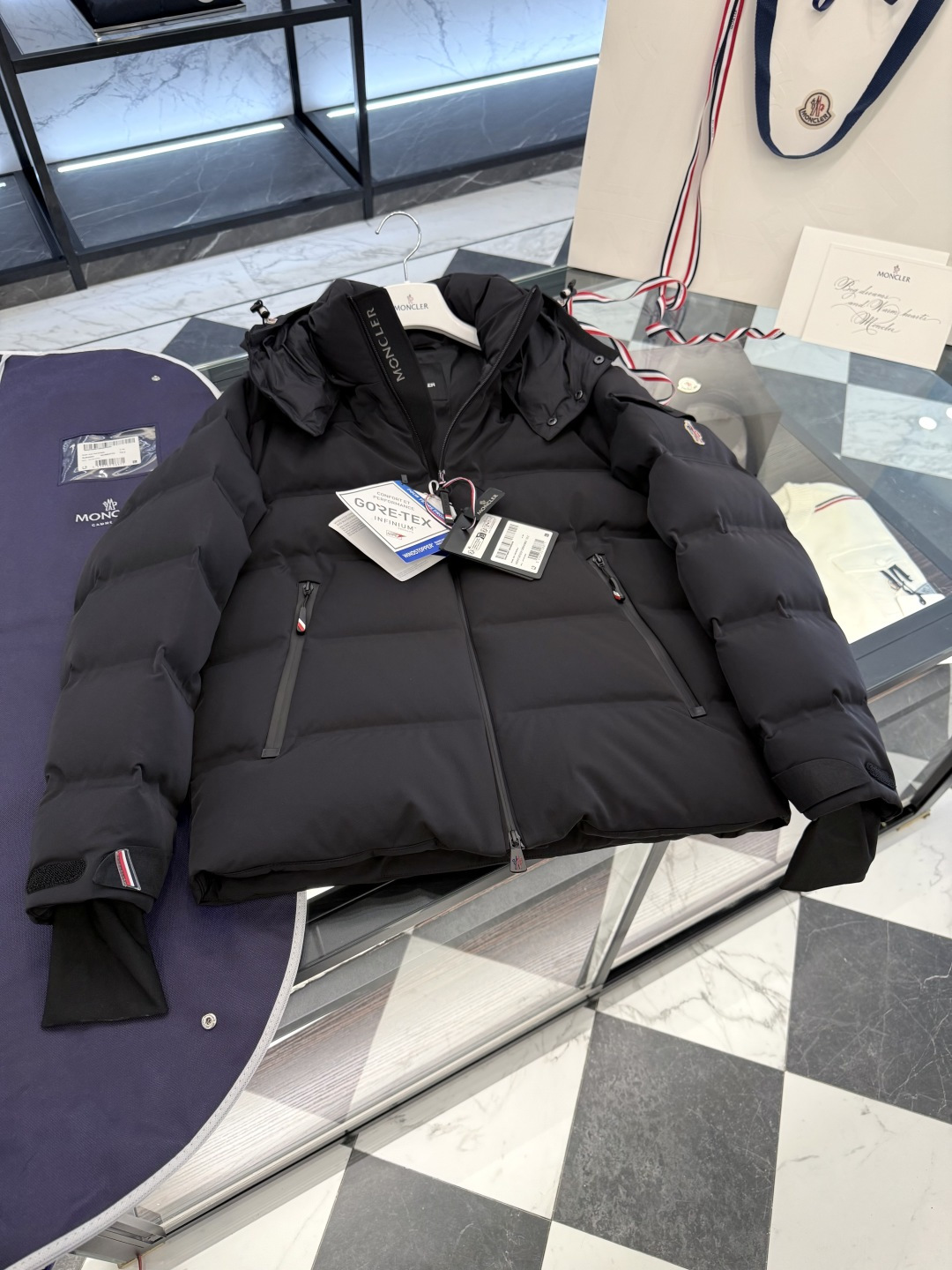 Moncler Montgetech高端男士短款羽绒夹克外套.特殊面料➕全压胶工艺➕鹅绒填充.更多细节实