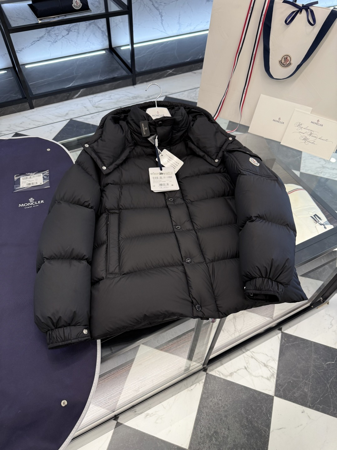 Empaquetado Moncler nuevo invierno. Maya70 (⚠️Reemplazo de la versión mate de Vezere Maya). Nuevo tejido. Relleno de pl…