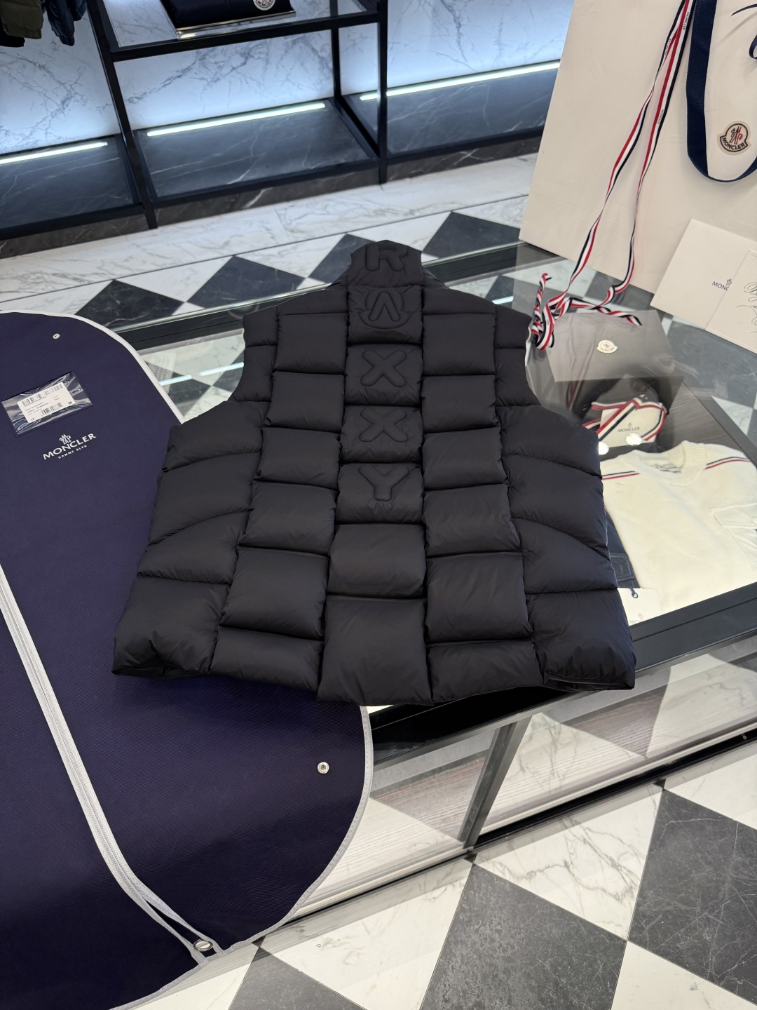 p530 Moncler x Christopher Raxxy 明星同款男女款 3D绗缝拉链羽绒马甲.更多细节实拍.