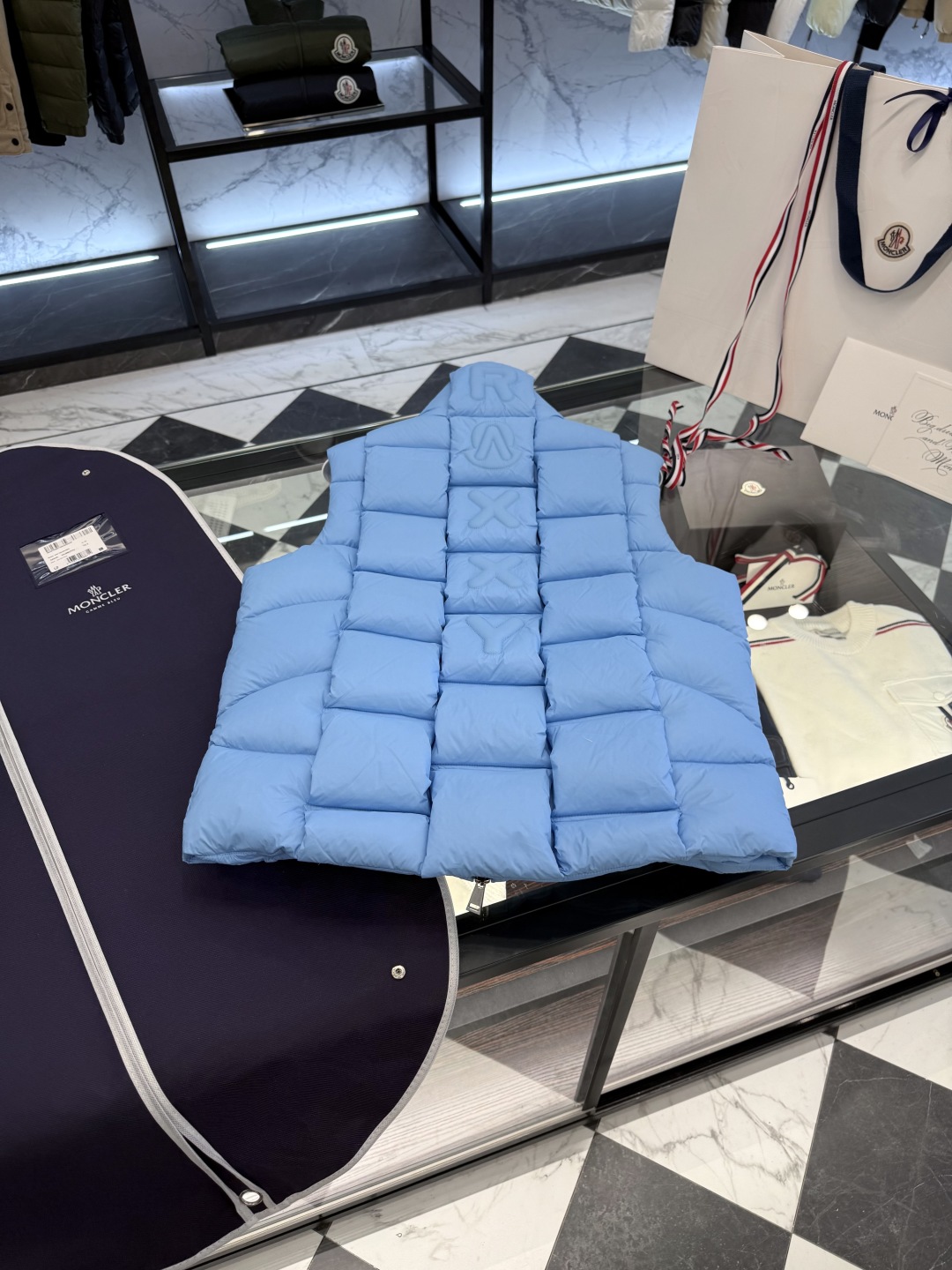 p530 Moncler x Christopher Raxxy 明星同款男女款 3D绗缝拉链羽绒马甲.更多细节实拍.