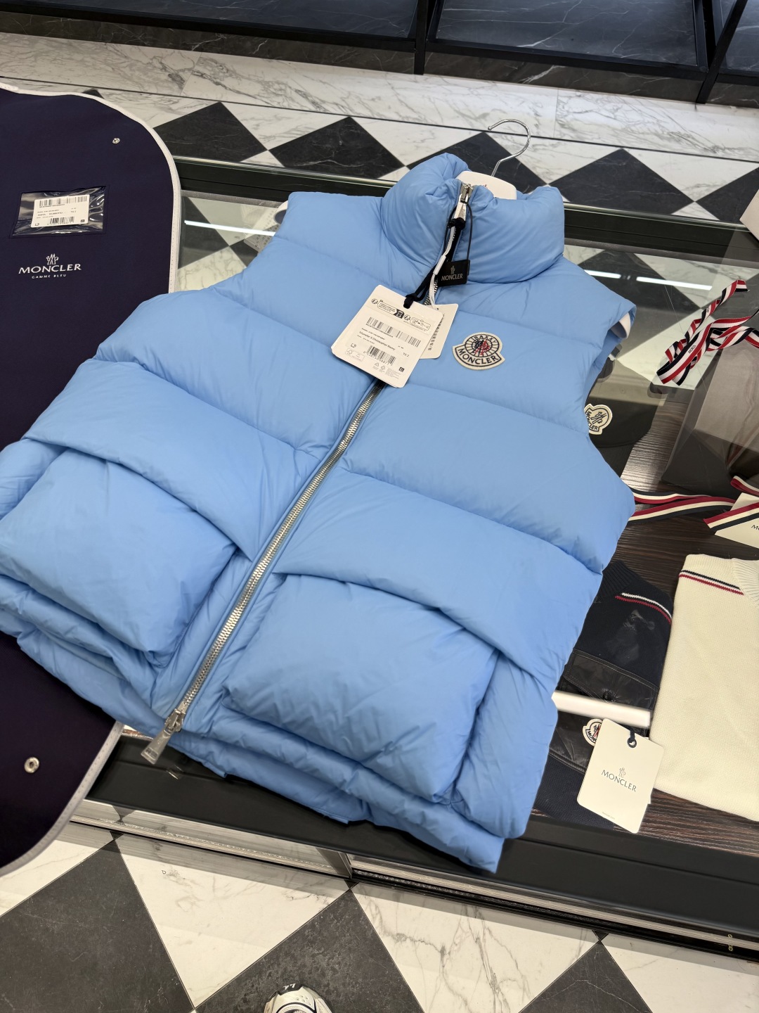 p530 Moncler x Christopher Raxxy 明星同款男女款 3D绗缝拉链羽绒马甲.更多细节实拍.