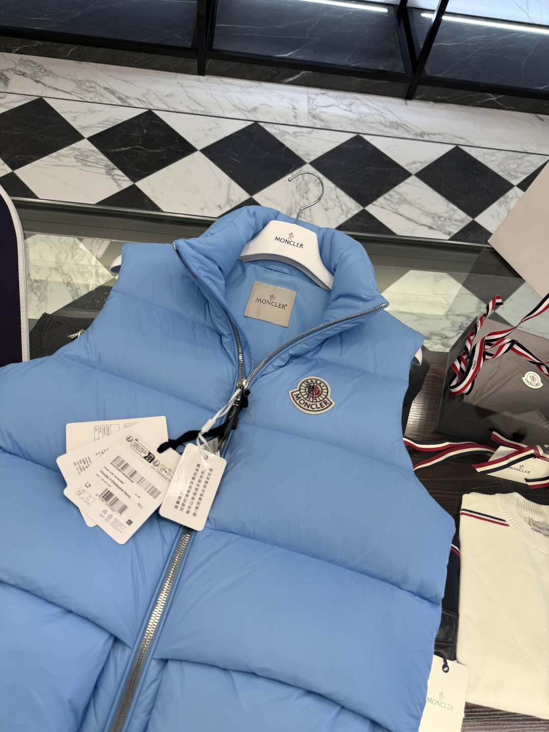 p530 Moncler x Christopher Raxxy 明星同款男女款 3D绗缝拉链羽绒马甲.更多细节实拍.