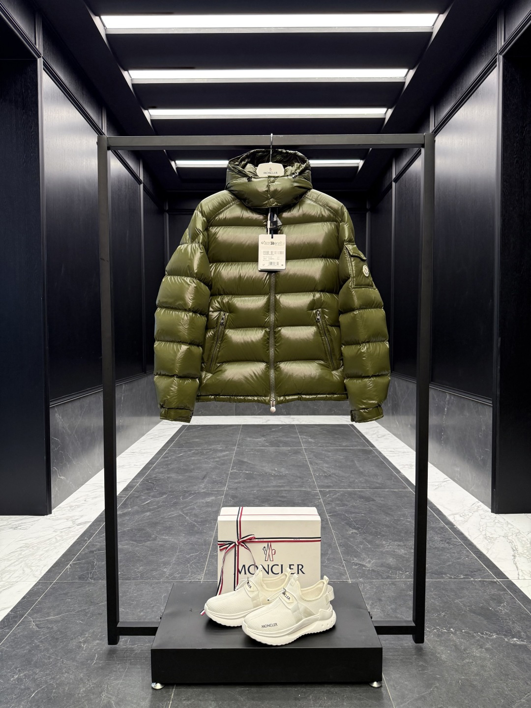 高版本特级羽绒⬆️Moncler Maya经典短款羽绒服夹克外套.⚠️限定配色（橄榄绿），橄榄绿/丛林绿