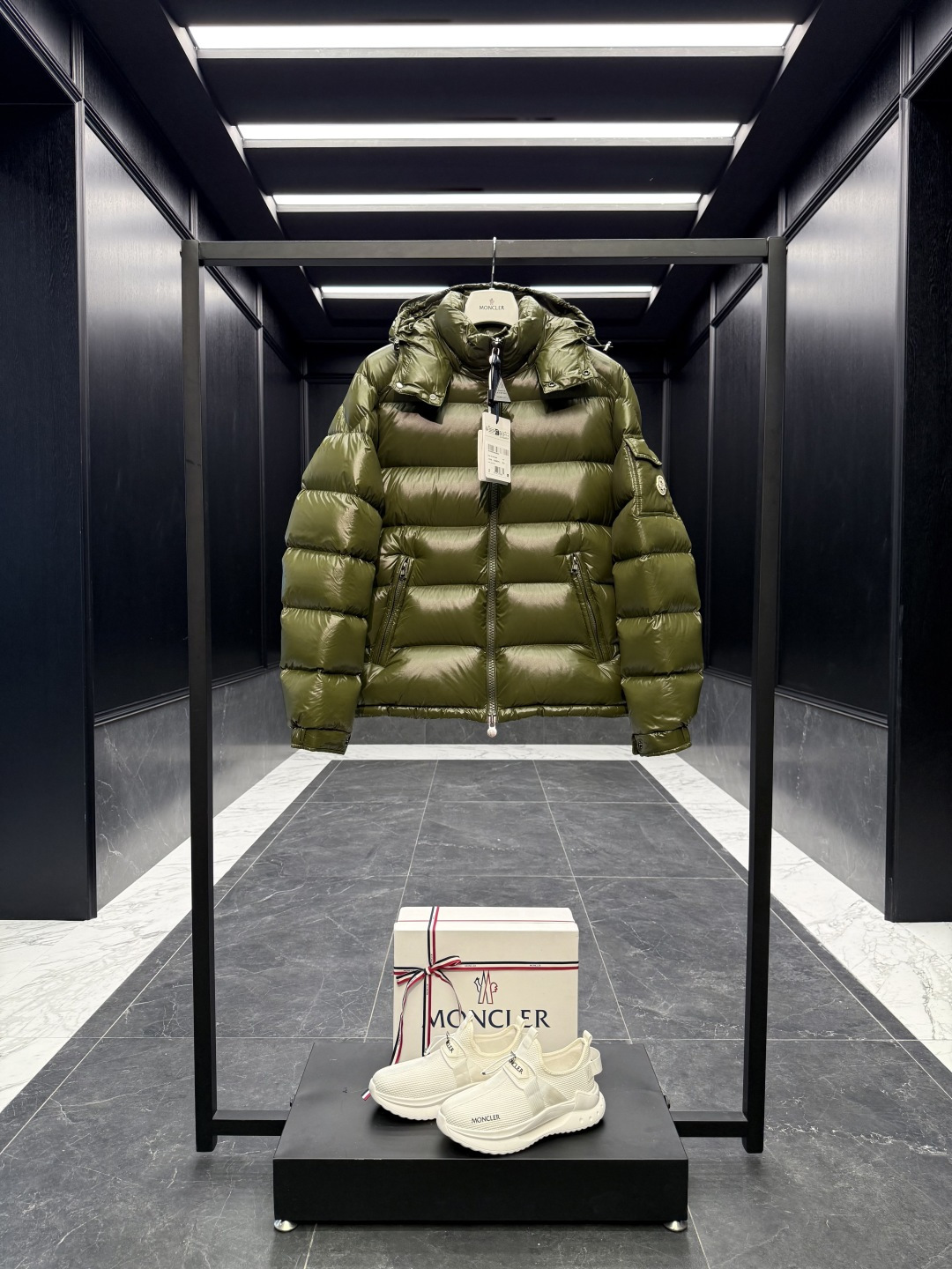 高版本特级羽绒⬆️Moncler Maya经典短款羽绒服夹克外套.⚠️限定配色（橄榄绿），橄榄绿/丛林绿