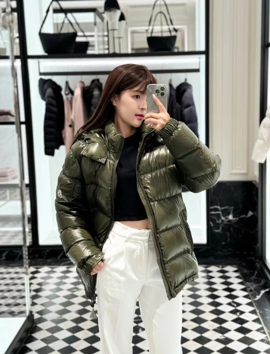 NO:623607,Price adjustment upper body effect｜Moncler Maya classic short down jacket jacket. Limited color matching. Both greens look good.,,jackets & coats,jackets & coats,down jacket,alexander wang19860909调价上身效果｜Moncler Maya经典短款羽绒服夹克外套.限定配色.两个绿都好看呀.,,jackets & coats,jackets & coats,down jacket,alexander wang,Men's clothing