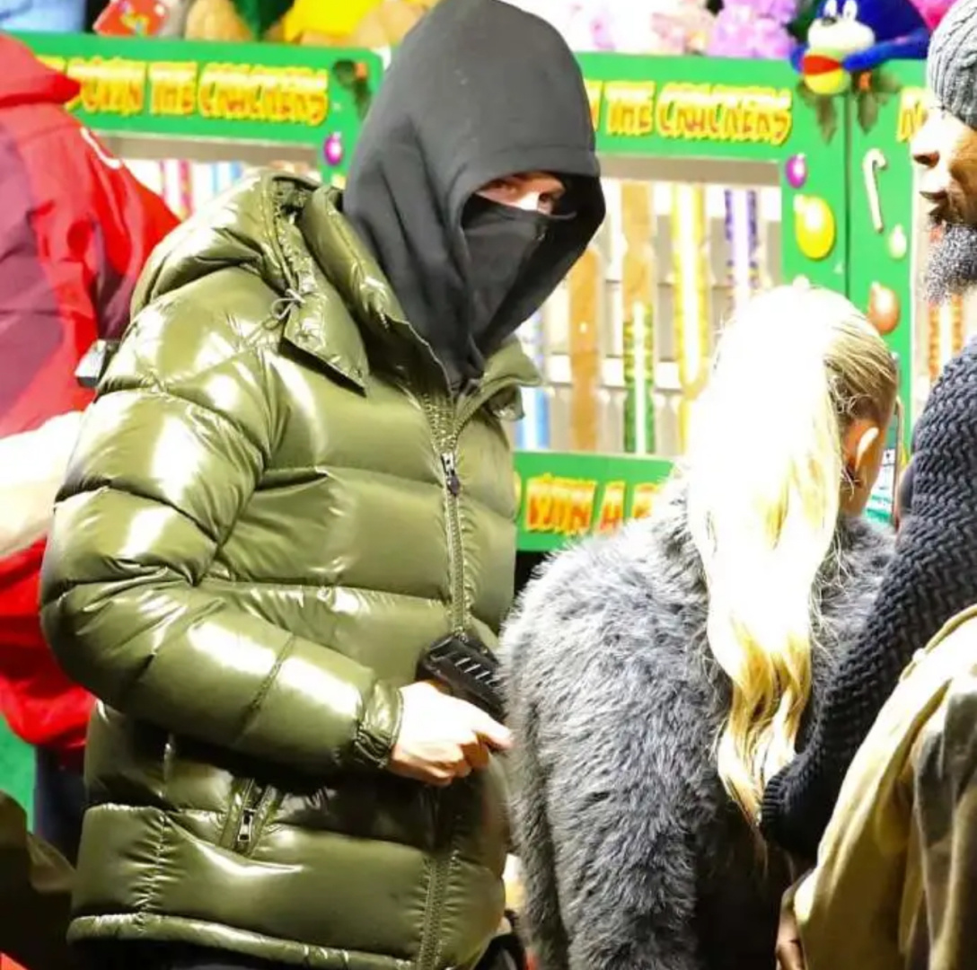 NO:623610,Price adjustment upper body effect｜Moncler Maya classic short down jacket jacket. Limited color matching. Both greens look good.,,jackets & coats,jackets & coats,down jacket,alexander wang19860909调价 上身效果｜Moncler Maya经典短款羽绒服夹克外套.限定配色.两个绿都好看呀.,,jackets & coats,jackets & coats,down jacket,alexander wang,Men's clothing