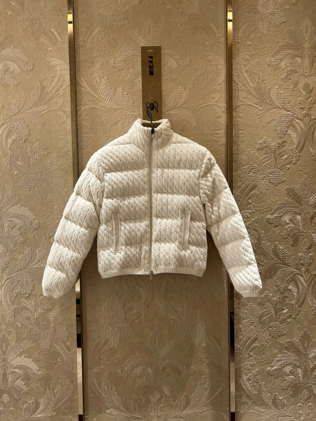 Moncler Cardigan夹层羊毛棉质绞花针织混纺拼接羽绒开衫.柜台实拍参考.