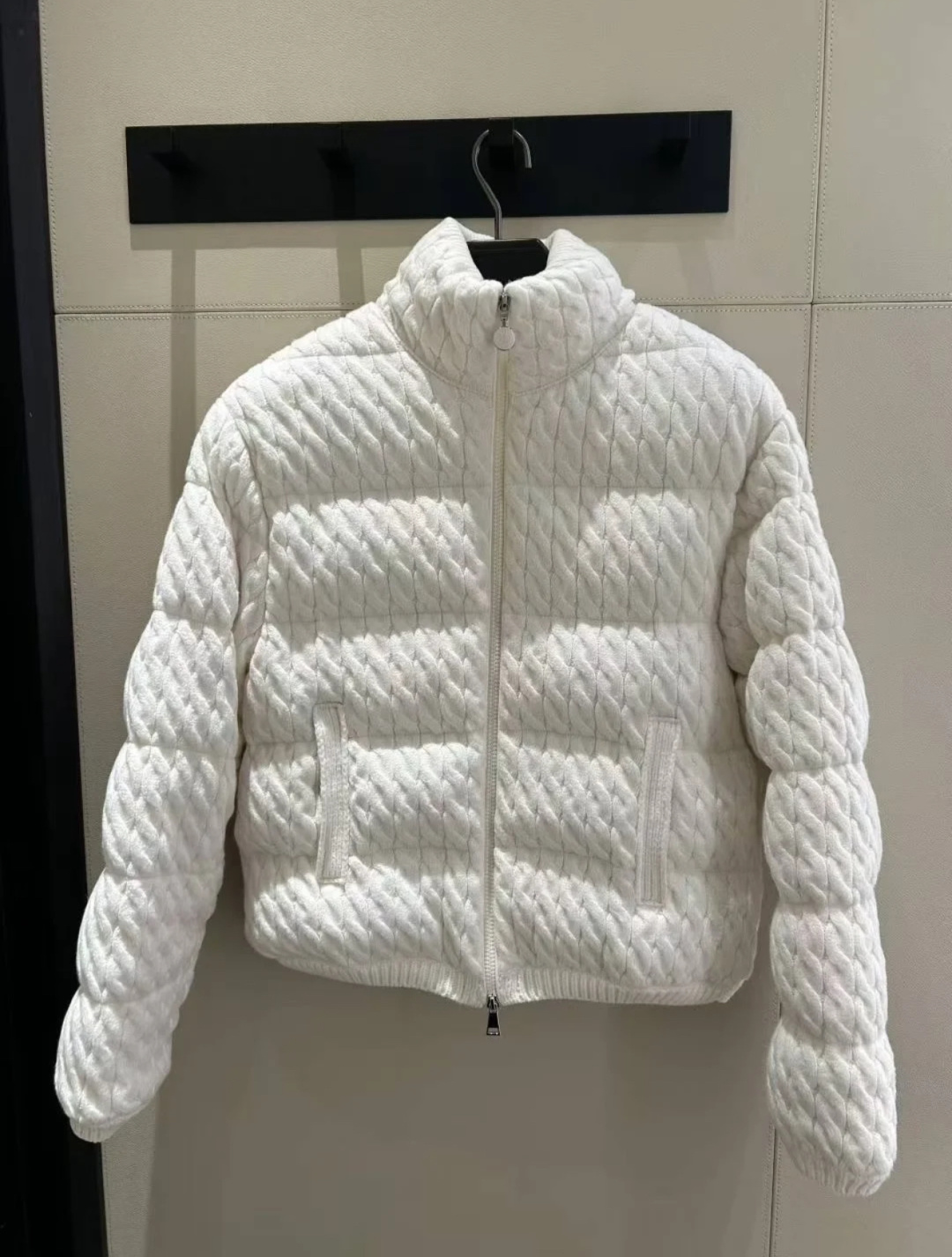 Moncler Cardigan夹层羊毛棉质绞花针织混纺拼接羽绒开衫.柜台实拍参考.