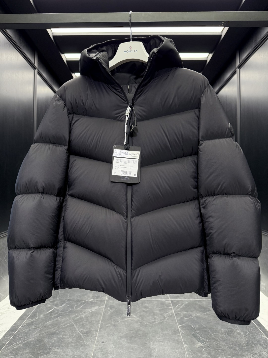特级羽绒⬆️Moncler Forez男士连帽短款羽绒夹克外套.(连帽可脱卸.可变立领夹克)特级鹅绒填充