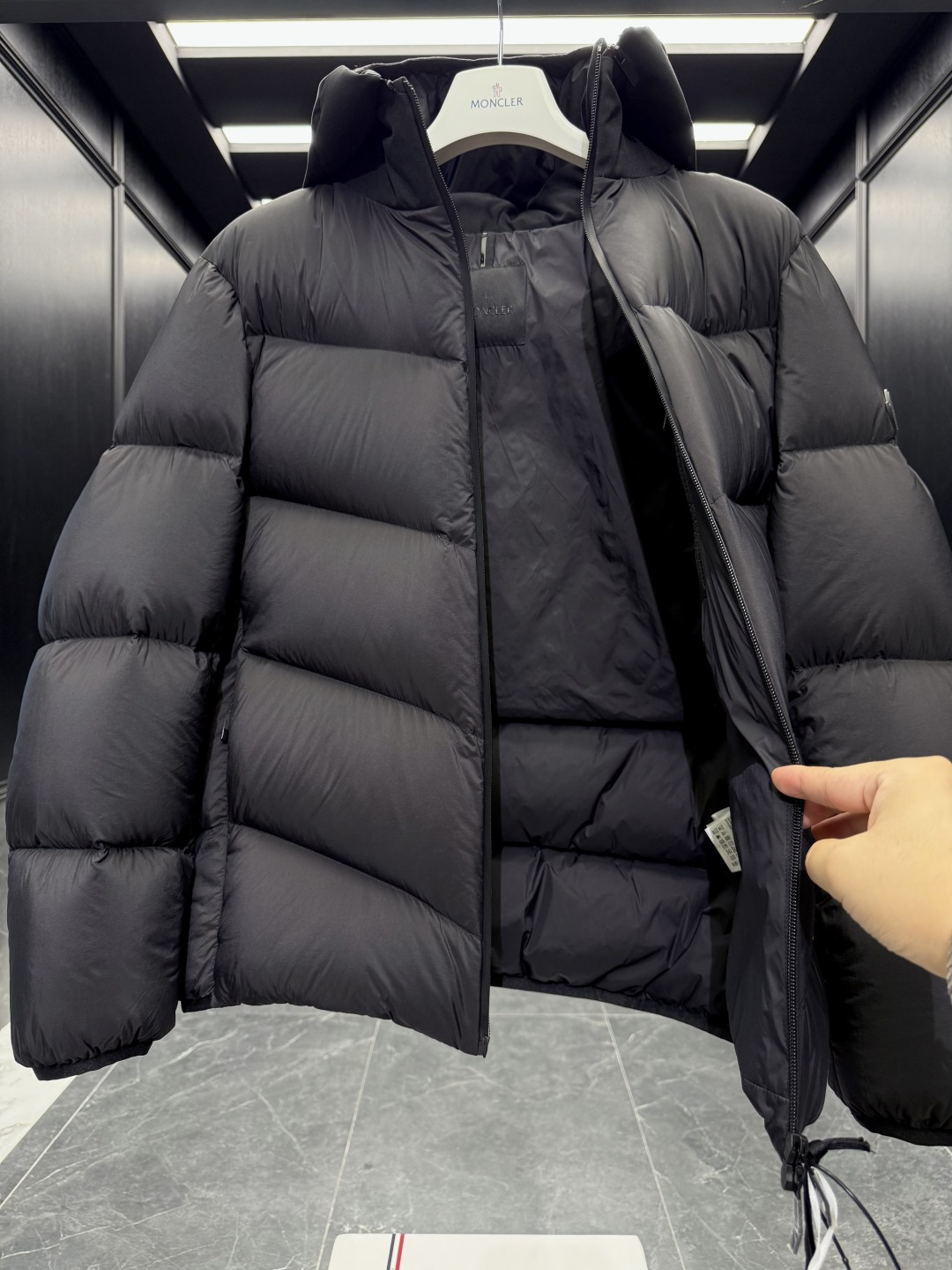特级羽绒⬆️Moncler Forez男士连帽短款羽绒夹克外套.(连帽可脱卸.可变立领夹克)特级鹅绒填充