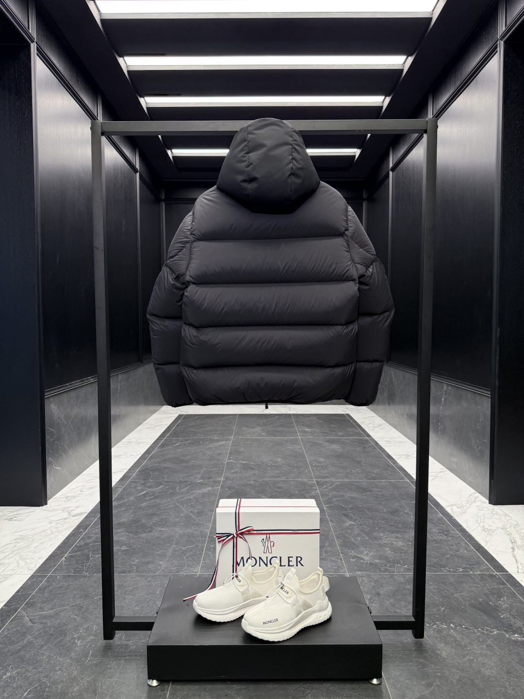 特级羽绒⬆️Moncler Forez男士连帽短款羽绒夹克外套.(连帽可脱卸.可变立领夹克)特级鹅绒填充