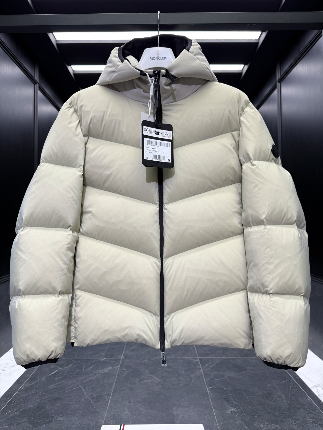 特级羽绒⬆️Moncler Forez男士连帽短款羽绒夹克外套.(连帽可脱卸.可变立领夹克)特级鹅绒填充