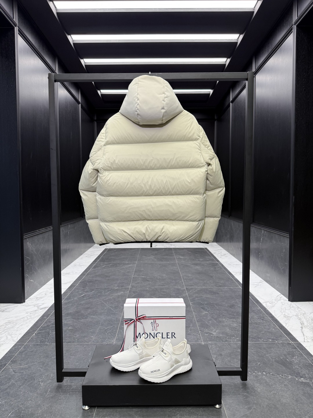 特级羽绒⬆️Moncler Forez男士连帽短款羽绒夹克外套.(连帽可脱卸.可变立领夹克)特级鹅绒填充