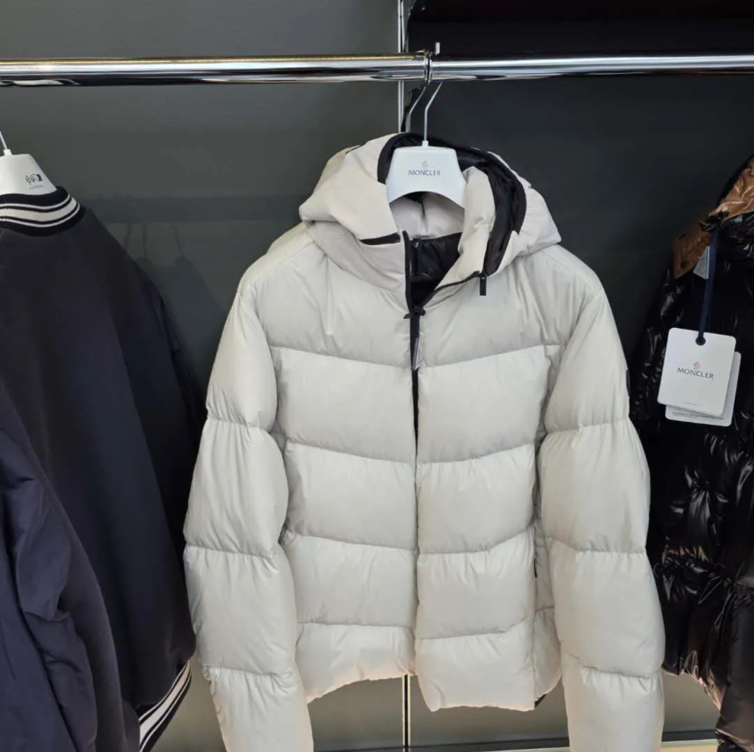 Moncler Forez 男士连帽短款羽绒夹克外套.（连帽可脱卸.可变立领夹克）柜台实拍参考.
