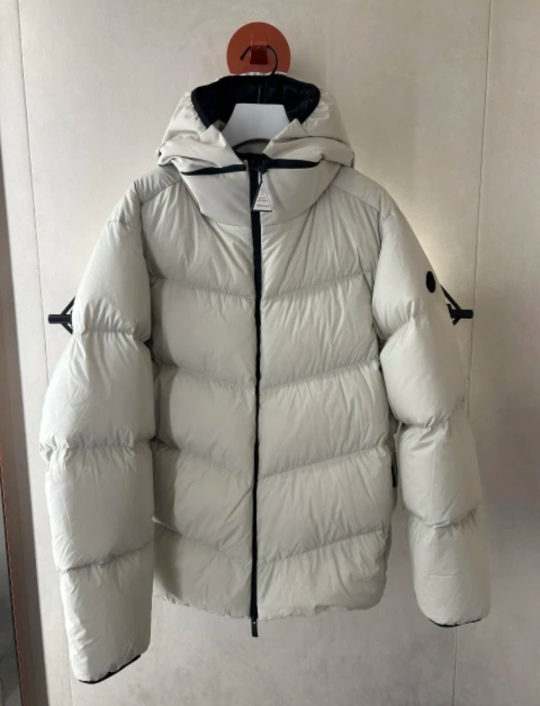 Moncler Forez 男士连帽短款羽绒夹克外套.（连帽可脱卸.可变立领夹克）柜台实拍参考.