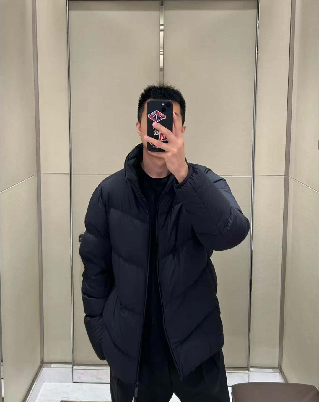 上身效果｜Moncler Forez 男士连帽短款羽绒夹克外套.（连帽可脱卸.可变立领夹克）