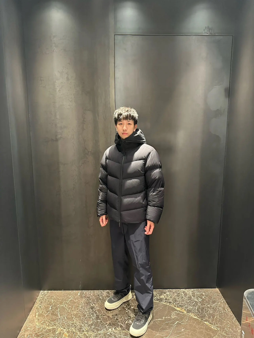 上身效果｜Moncler Forez 男士连帽短款羽绒夹克外套.（连帽可脱卸.可变立领夹克）