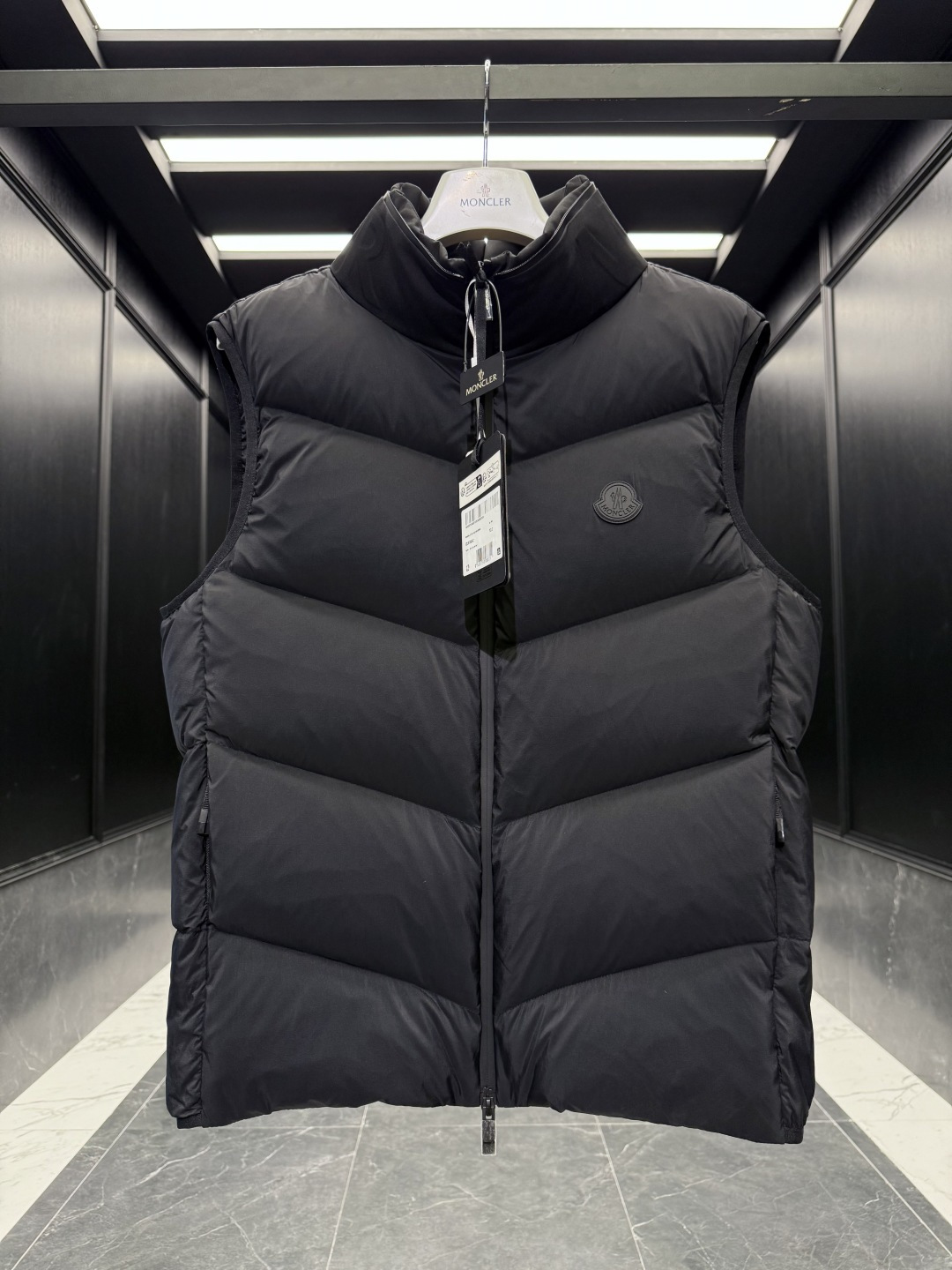 特级羽绒⬆️Moncler Guersac男士斜纹绗缝连帽羽绒马甲(连帽可脱卸,可变立领马甲)特级鹅绒填