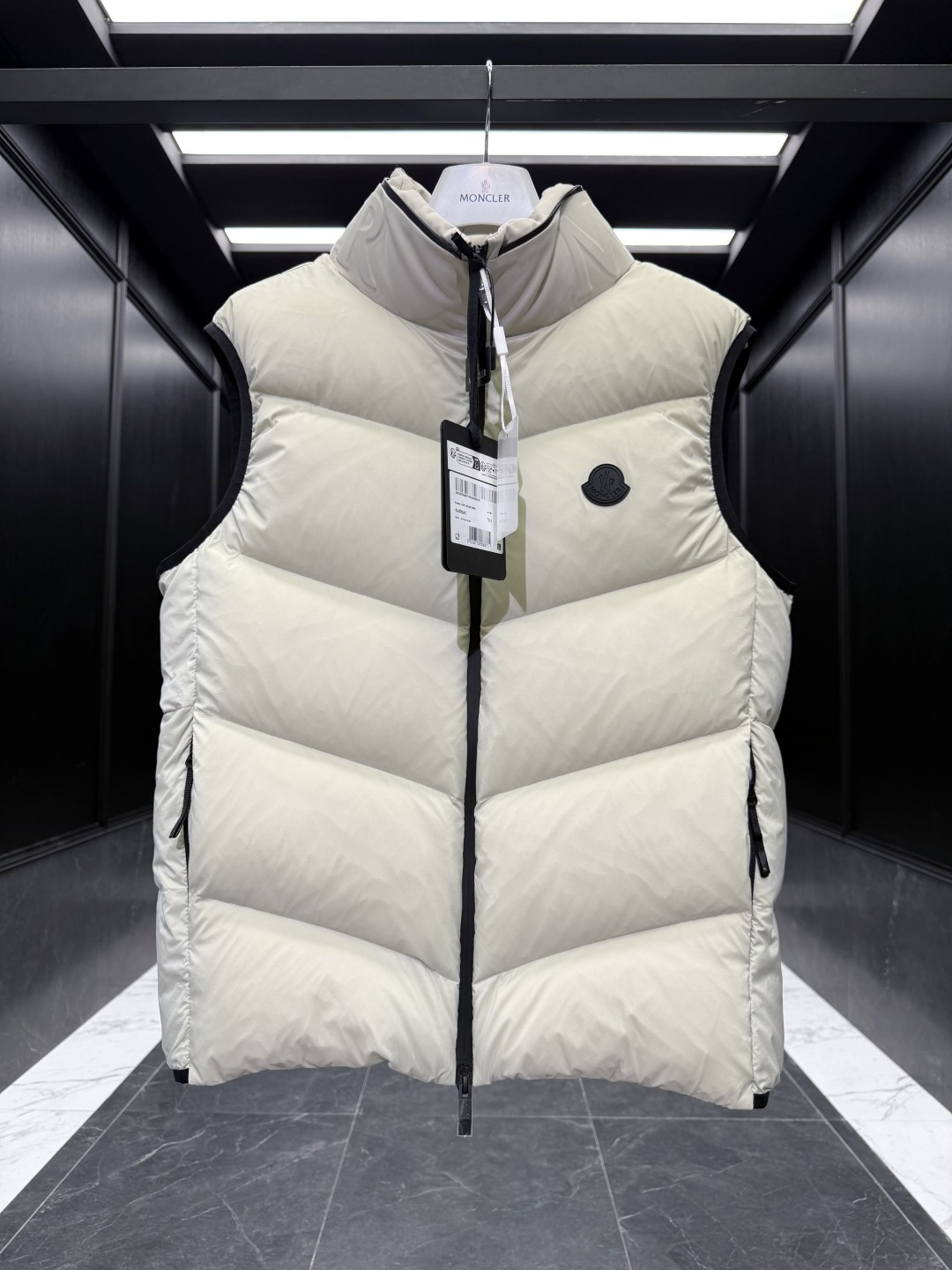 特级羽绒⬆️Moncler Guersac男士斜纹绗缝连帽羽绒马甲(连帽可脱卸,可变立领马甲)特级鹅绒填