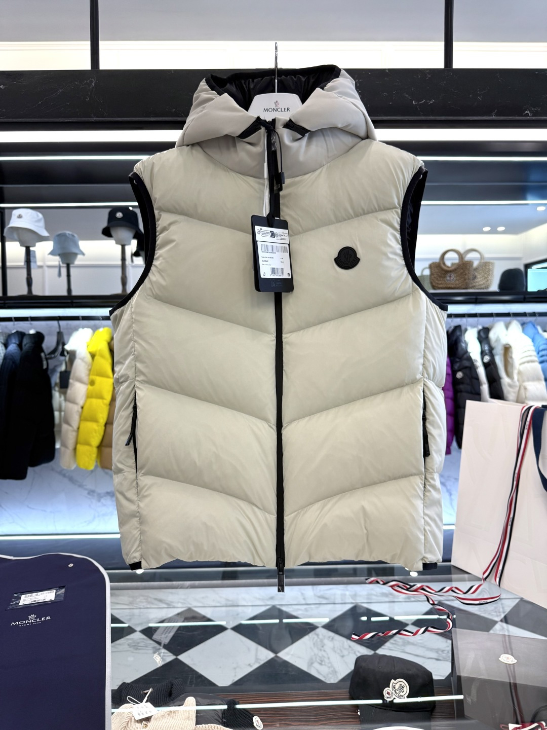 . 535483_560 535483_560