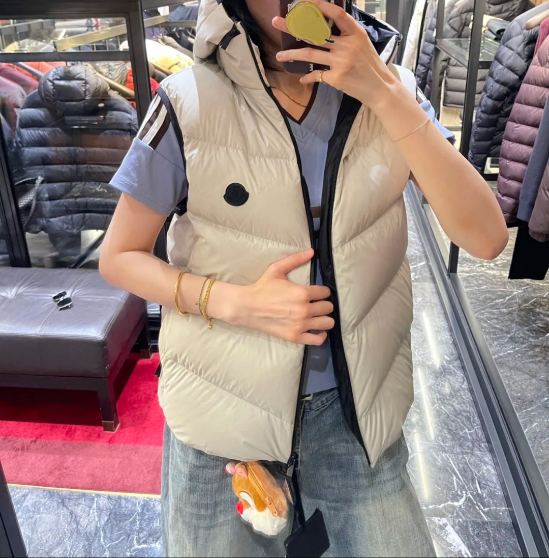 上身效果｜Moncler Guersac男士斜纹绗缝连帽羽绒马甲.男女上身都好看.