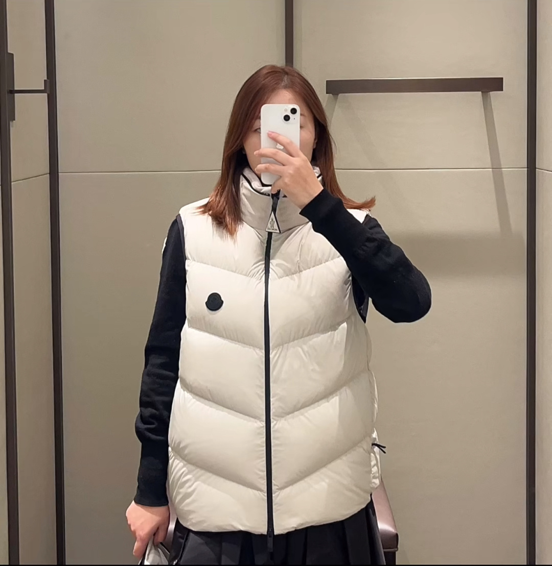 上身效果｜Moncler Guersac男士斜纹绗缝连帽羽绒马甲.男女上身都好看.